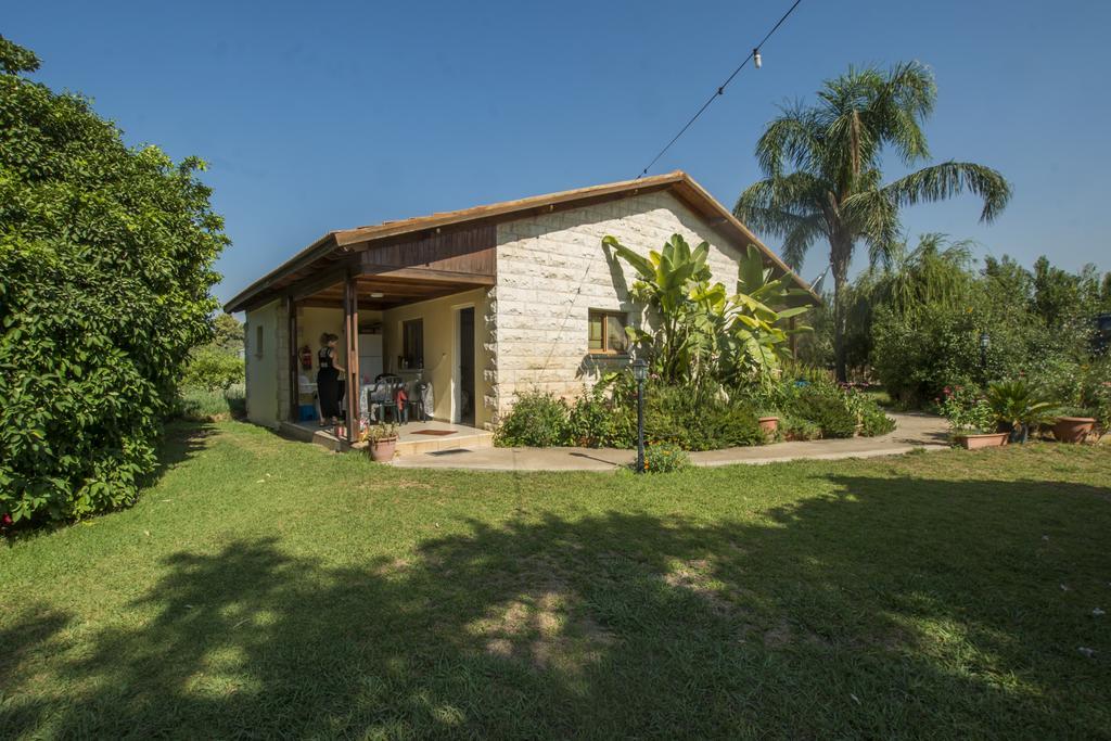 Elimelech Bapardes Villa She'ar Yashuv Exterior photo